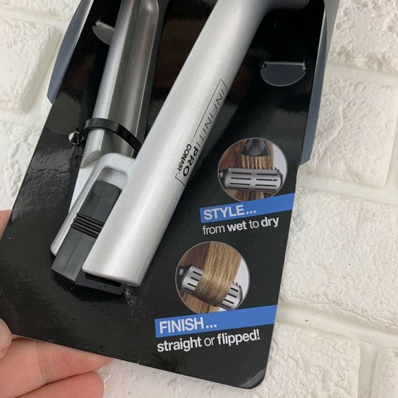 Infiniti Pro Conair Easy Blowout Pro Brush - Picture 2 of 7